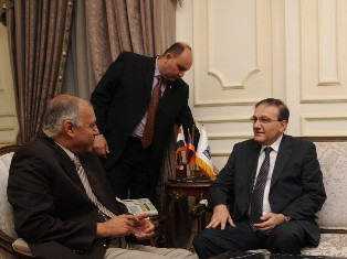 Armenian Ambassador meets Cairo Governor