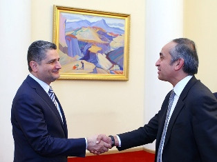 PM Sargsyan receives Armenian member of UK House of Lords