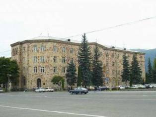 Վանաձորի քաղաքապետարանն ի դեմս քաղաքապետ Սամվել Դարբինյանի, կհրապարակի հարկ չվճա