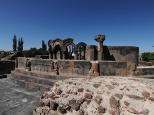 Tourists from Egypt curious about Yerevan