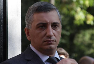 Հանդիպակաց վազանցում կատարած եւ հայհոյած ոստիկանները հեռացվել են աշխատանքից