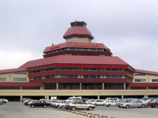 Kazakhstan citizen Azerbaijani denied entry to Baku