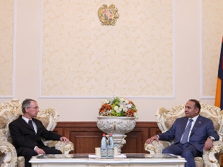 Armenia’s parliament leader receives Greek ambassador