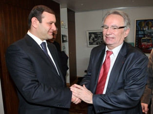 Yerevan mayor holds meetings in Lyon