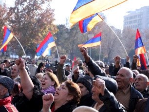 ՀԱԿ-ի երթին Լեւոն Տեր-Պետրոսյանը չէր մասնակցում (ֆոտոռեպորտաժ)