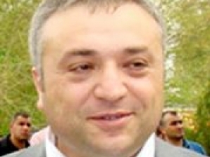 «Ժողովուրդ». Նոր Նորքի ոստիկանապետը միջնորդներ է որոնում Վլադիմիր Գասպարյանի մոտ