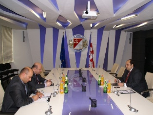 Հայաստանի դեսպանը հանդիպեց Վրաստանի ֆինանսների նախարարի հետ