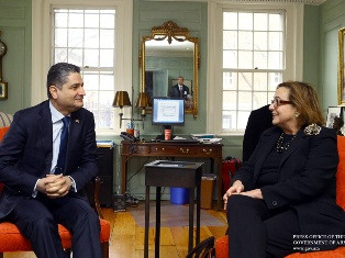 Armenia’s Premier delivers lecture in Harvard