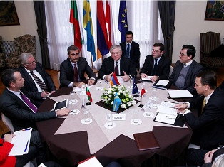 Signing of Armenia-EU agreement to relax visa requirements scheduled for Decembe