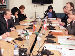 Armenian and Swiss foreign offices hold consultations