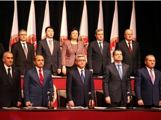 Երեւանում մեկնարկել է Հայաստանի Հանրապետական կուսակցության 14-րդ արտահերթ համագո