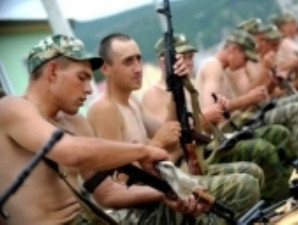 Զինակիցների մեջքին «Հայաստան» գրած ռուս զինծառայողը դատապարտվել է 2,5 տարով