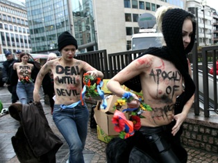 FEMEN staged naked ‘apocalypse’ for Putin in Brussels - PHOTO