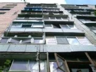 Դերասան Վարդան Պետրոսյանի եղբոր տանն աշխատող բանվորը շենքից վայր է ընկել եւ մահա