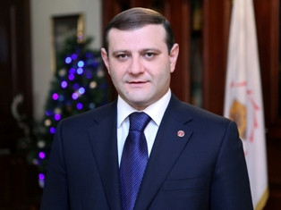 Տարոն Մարգարյանի շնորհավորանքը. Անցնող տարին իր հետքը թողեց Երեւանի պատմության մ