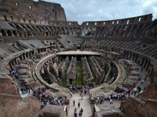 Fragments of erotic frescoes found on Coliseum walls