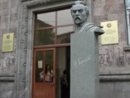 «Ազատ ուսանողների ֆորումը» Բրյուսովի նոր ռեկտորի մասին