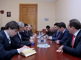 Շարմազանովը հանդիպեց ԱՊՀ դիտորդական խմբի հետ