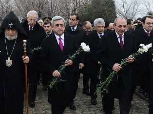 Հայաստանի եւ ԼՂՀ նախագահներն այցելել են «Եռաբլուր» պանթեոն (ֆոտո)