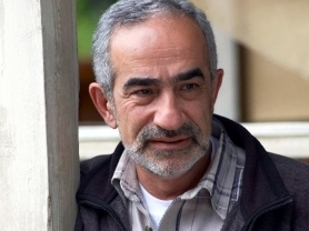 Էդ մենք հավաքվենք, աշխատենք, գլուխ գլխի տանք, մեկը քիթ քորելով նստի, սկսի կատակե