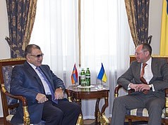Armenian ambassador and Ukrainian deputy FM discuss Armenia’s presidential vote