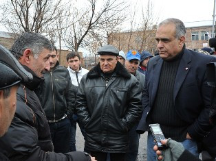 Րաֆֆի Հովհաննիսյանի քարոզարշավն Արարատի մարզում. Պետք է հարկել օլիգարխներին