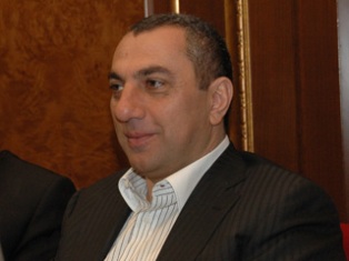 «Հրապարակ». Սամվել Ալեքսանյանը Եռաբլուրում տեղի ունեցած միջադեպի մասին