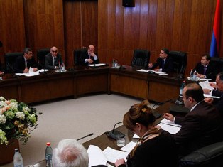 Գիտատեխնիկական խորհրդի նիստում քննարկվել է շենքերի սեյսմիկ կայունությունն ապահով