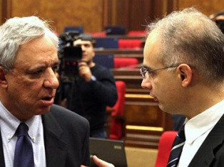 «Ժողովուրդ». ՀՔԾ-ում շարունակվում է Լեւոն Զուրաբյանի եւ Վարդան Օսկանյանի գաղտնալ