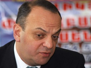 Արման Մելիքյանի համար միեւնույն է` ընտրությունները կհետաձգվեն, թե` ոչ