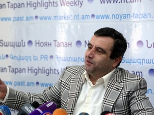 Վարդան Սեդրակյանը պատմում է իր եւ Հայրիկյանի գործով ձերբակալվածների կապի մասին
