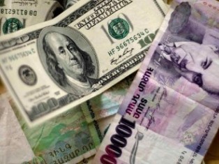 Դոլարը չափավոր արժեւորվում է
