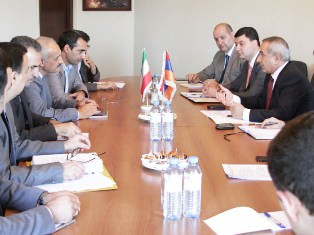 Հյուպատոսական  խորհրդակցություններ Հայաստանի եւ Իրանի ԱԳՆ-ների միջեւ