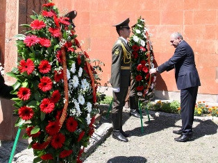 Հարգել է անհայտ կորած ազատամարտիկների հիշատակը