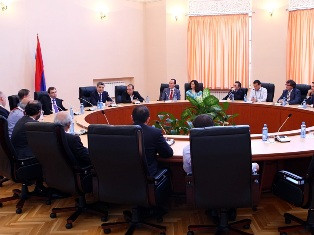 Վարչապետը հանդիպել է «Էրնսթ ընդ Յանգ» գլոբալ կազմակերպության հայազգի բարձրաստիճա