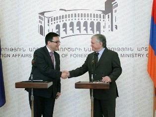 Հայաստանի Դիվանագիտական դպրոցը տվել է շուրջ 80 շրջանավարտ, որոնցից 41-ն աշխատում
