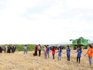 Բակո Սահակյանը ծանոթացել է բերքահավաքի ընթացքին