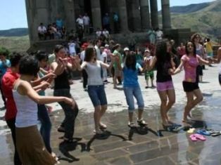 Հայ հեթանոսները հուլիսի 7-ին Գառնիում կտոնեն Վարդավառը՝ Աստղիկ դիցուհու տոնը