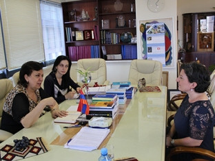 Armenian Diaspora Minister discusses cooperation with Glendale educator