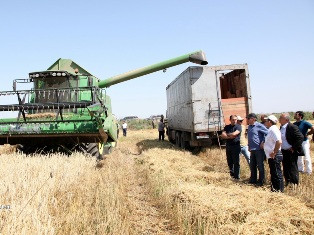 Բակո Սահակյանը Հովիկ Աբրահամյանին դիմավորել է Քաշաթաղի Կովսական քաղաքում (ֆոտո)