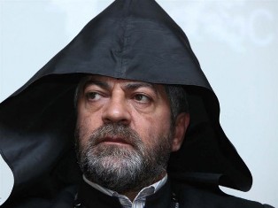 «Հրապարակ». Կճոյանի «Բենթլին» գողականների նվերն է
