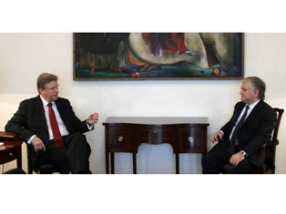 Armenian FM and European Commissioner discuss Eastern Partnership