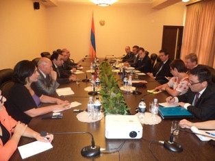 Security council chief and European Commissioner examine Armenia-EU cooperation