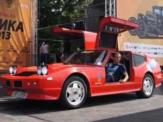Armenian-made car displayed at Moscow auto show (VIDEO, PHOTOS)