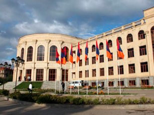 Գյումրիի քաղաքապետարանը երկու նոր ավտոբուսային երթուղիների համար մրցույթ կհայտար