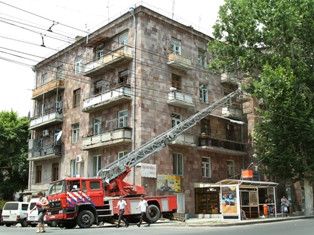 Երեւանում շարունակվում են շենքերի արտաքին մաքրման եւ բարեկարգման աշխատանքները