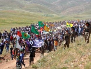Թուրքիայում քուրդ պատգամավորները PKK-ի զինյալների հետ մասնակցել են քուրդ զինյալի