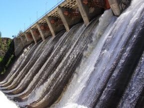 Պատգամավորի որդին եւ եղբայրները իրար մեջ կկիսեն փոքր ՀԷԿ-ի բաժնեմասերը