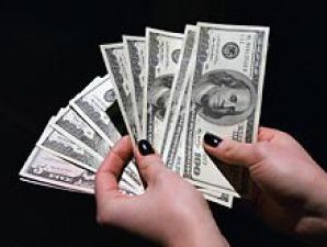 Գլենդելում հայ կինը փող է խցկել մոր բերանը եւ  սպառնացել սպանել նրան