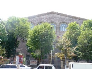 «Ժողովուրդ». Վանաձորի Մանկավարժական ինստիտուտի շենքը հյուրանոց է դառնալու